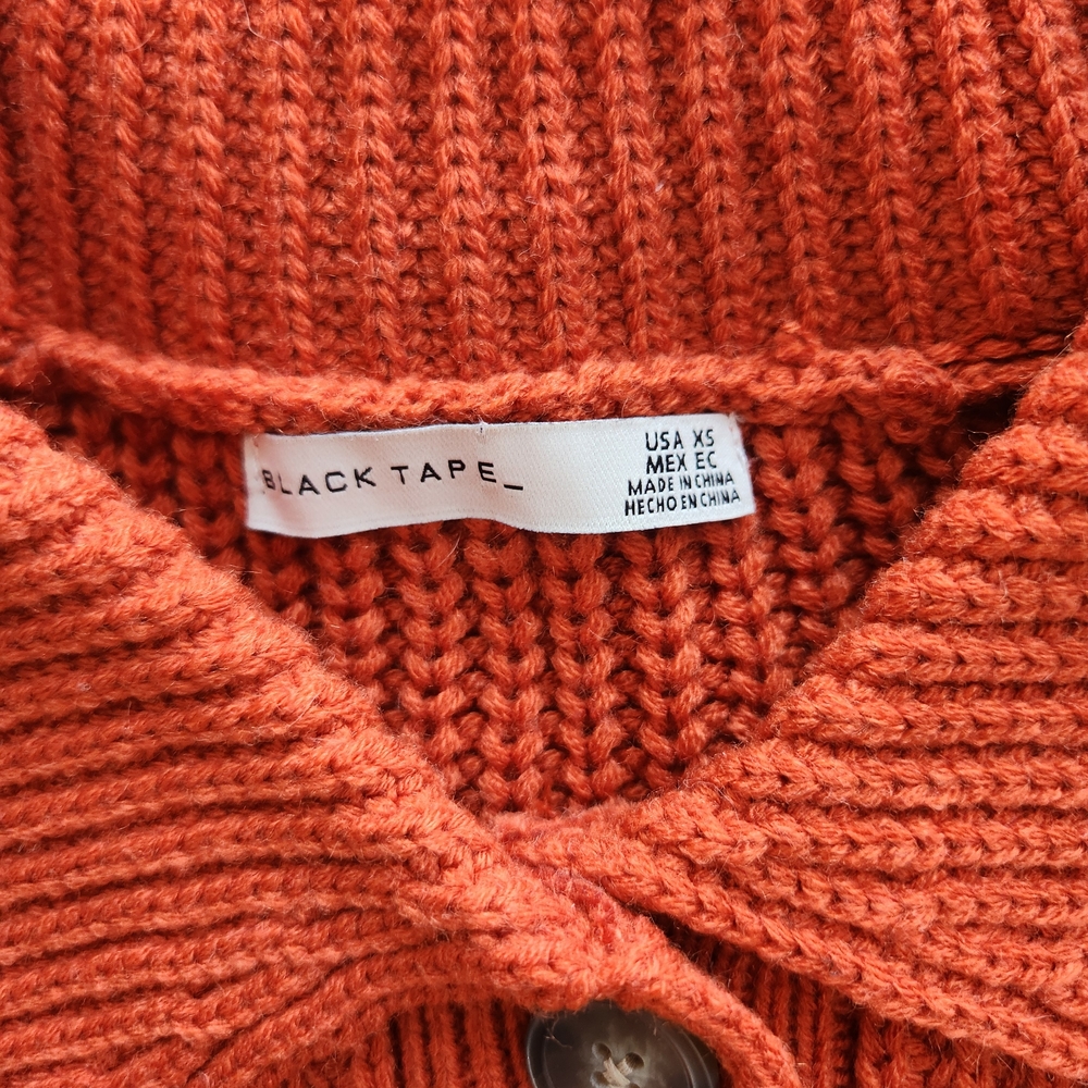 Black Tape_ Oversized Rust Cable Knit Cardigan - Picture 5 of 7